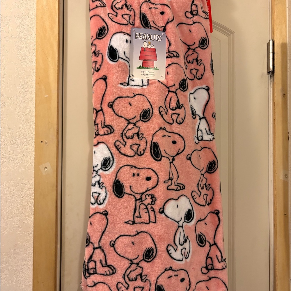 Berkshire Pink Snoopy Print Blanket